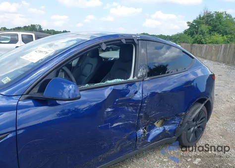 2024 Tesla Model Y Long Range Dual Motor All-Wheel Drive из США, поврежденный, VIN 7SAYGAEE7RF156787